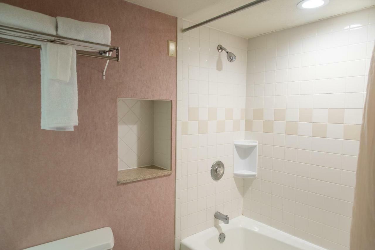 The Write Inn Hotel Oak Park Bagian luar foto