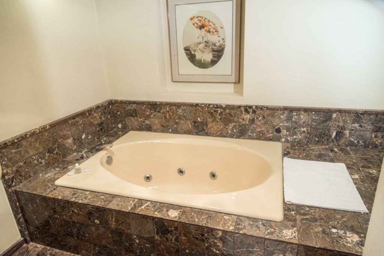 The Write Inn Hotel Oak Park Bagian luar foto